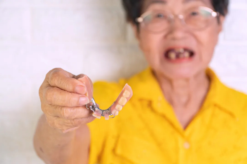牙齒修復(fù)，不止這三種方法，你需要慎重選擇